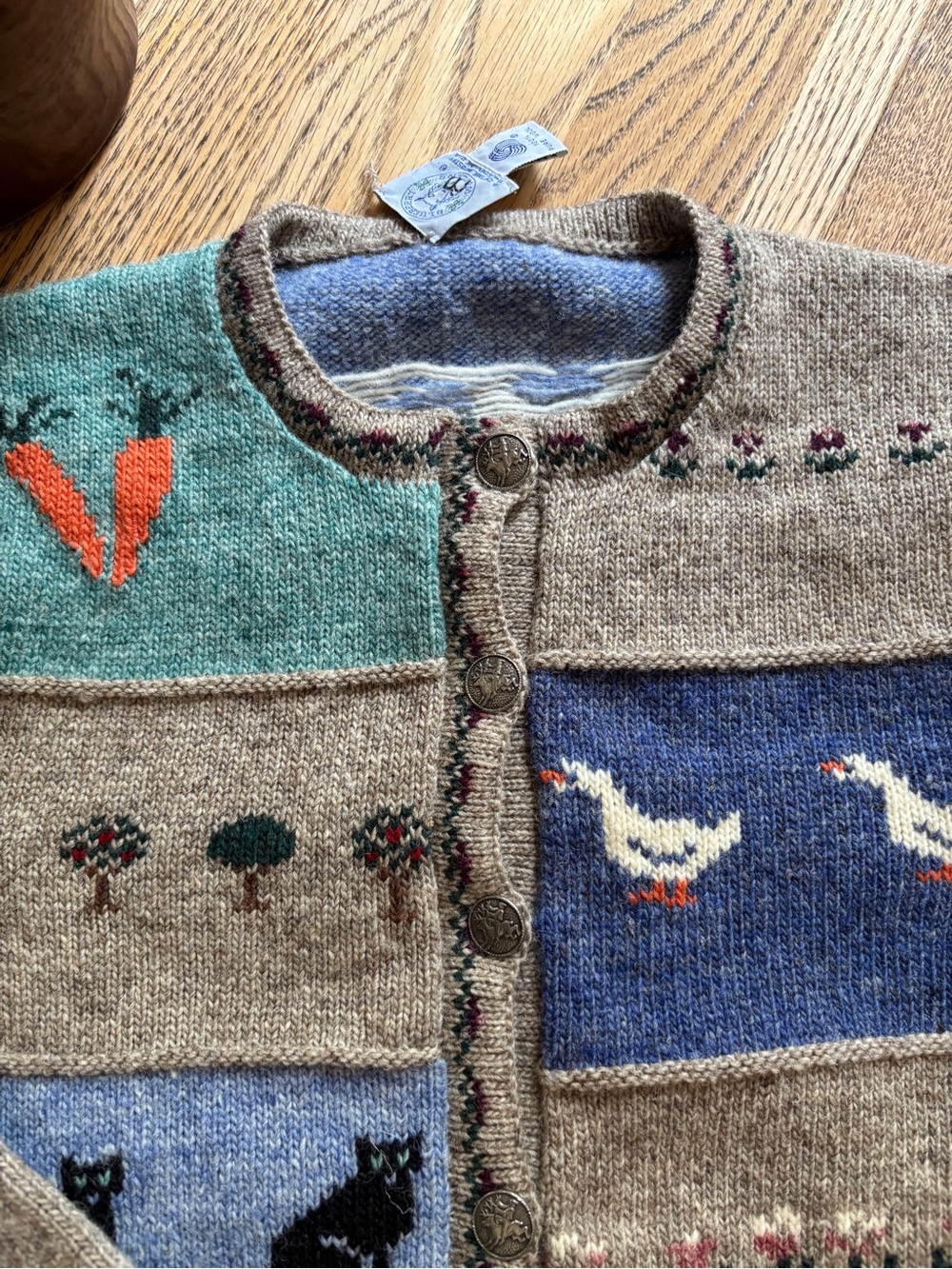 Vintage 100% Wool cardigan women’s cardigan - Picture 3 of 11